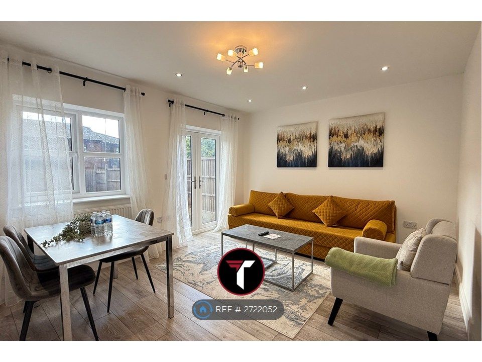 Property photo 2 of 13 Living