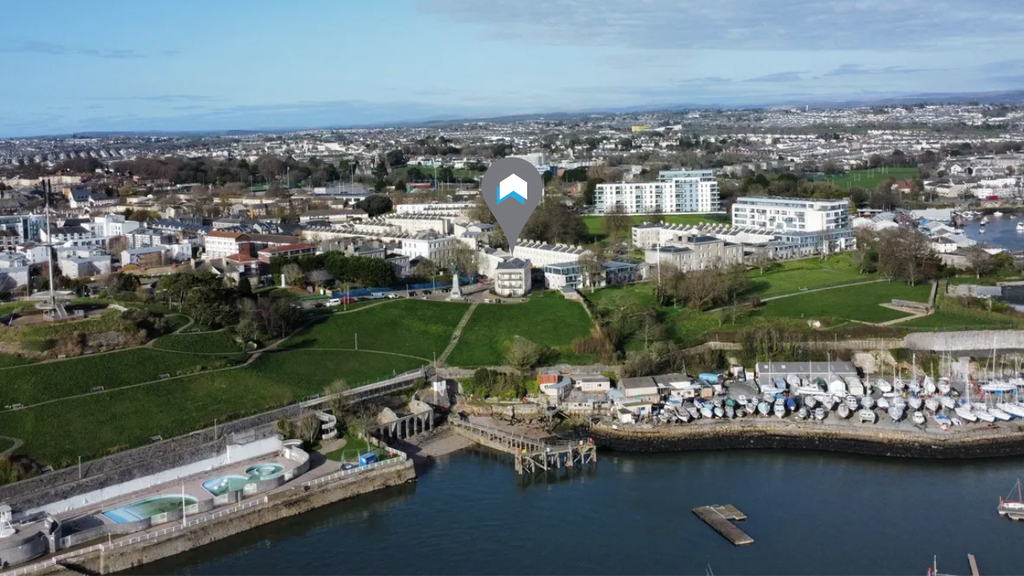 Property photo 1 of 18