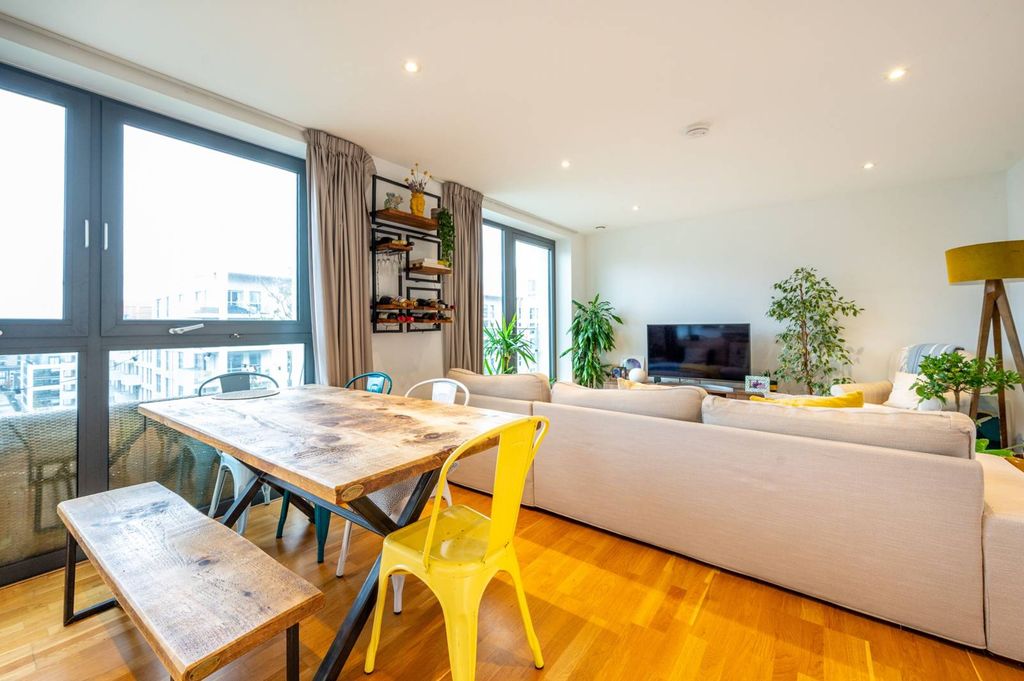 Property photo 3 of 13