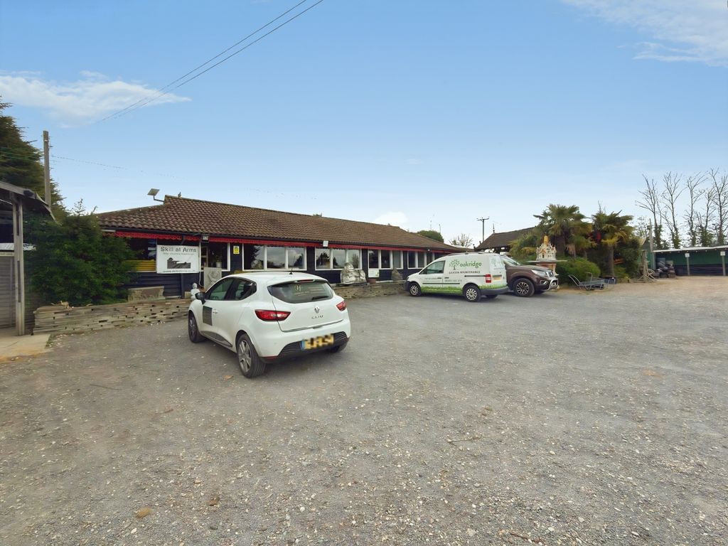 Property photo 3 of 11