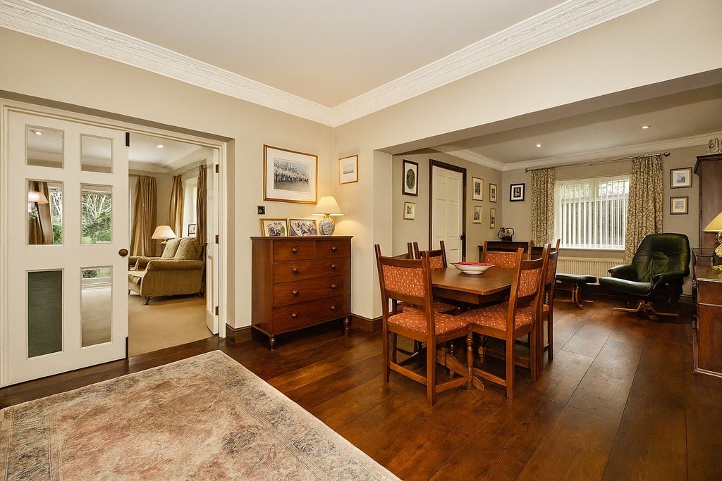 Property photo 3 of 19 Dining Room