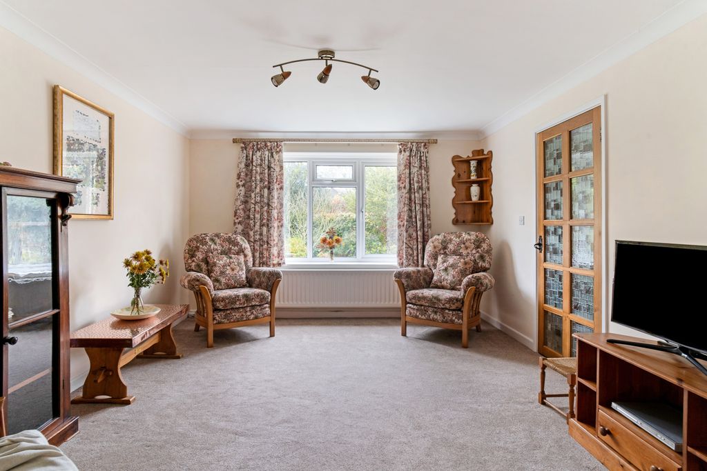 Property photo 2 of 11