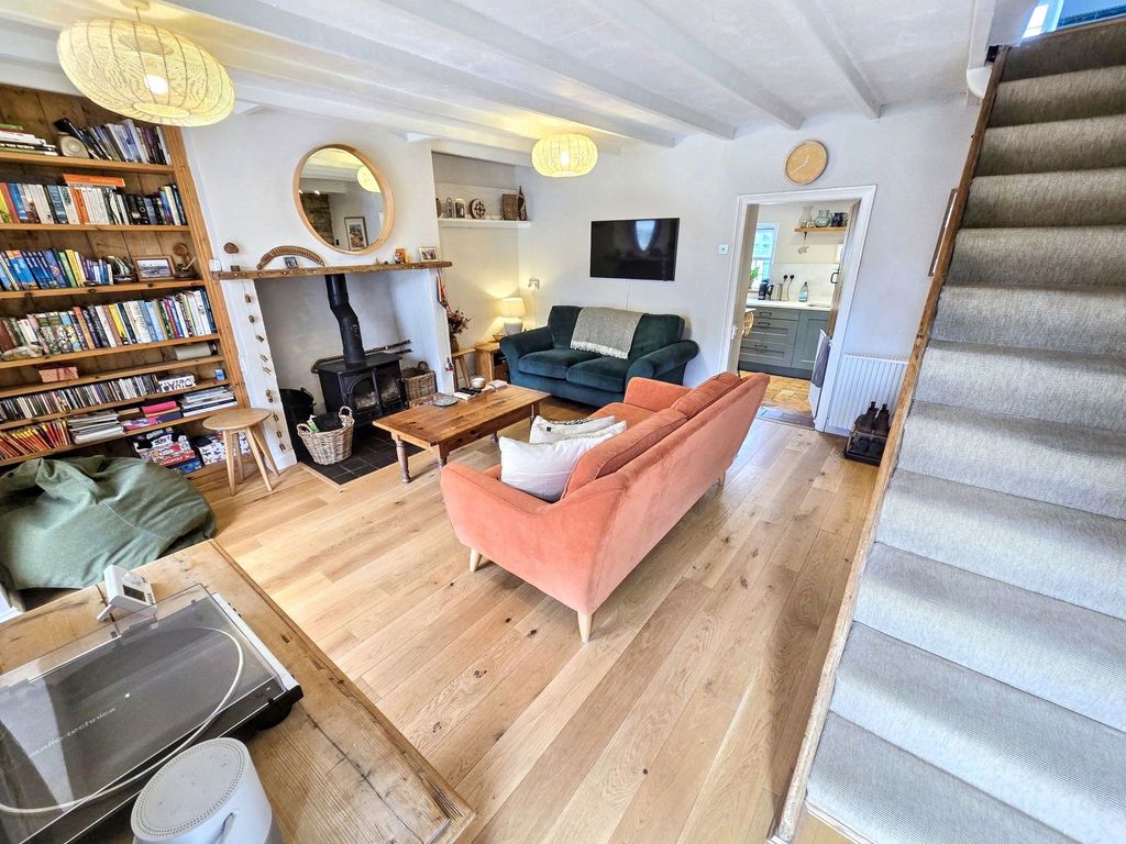 Property photo 3 of 25