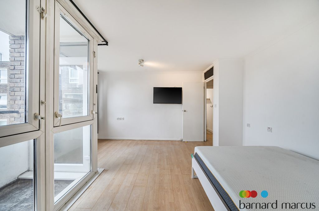 Property photo 2 of 13 Bedroom