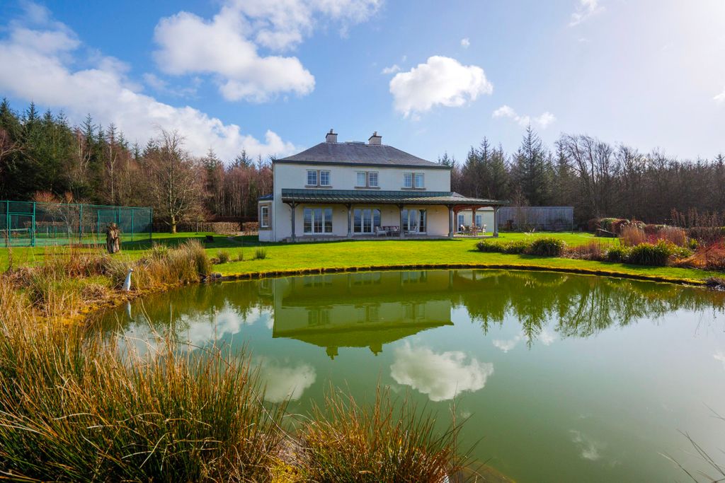 Property photo 1 of 75