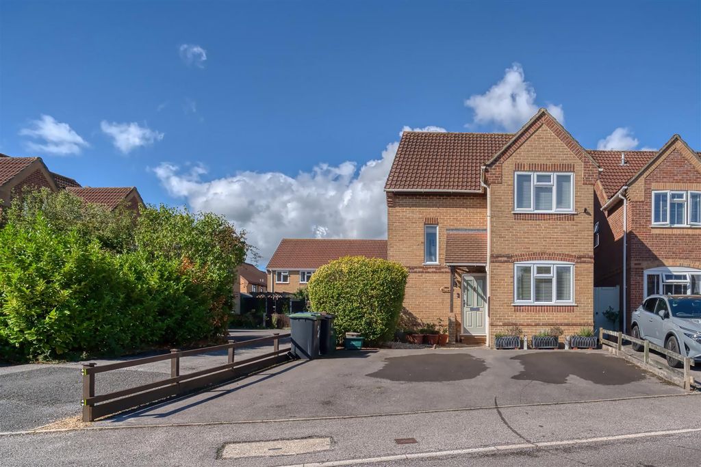 Property photo 1 of 10