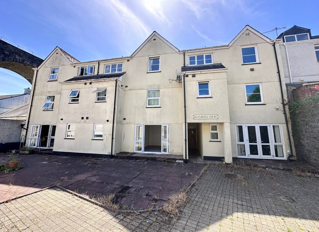 Property photo 1 of 9 5209130