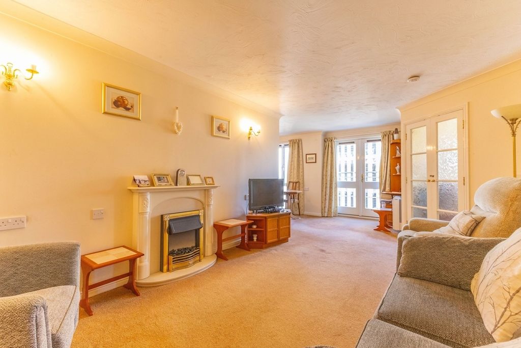 Property photo 3 of 12