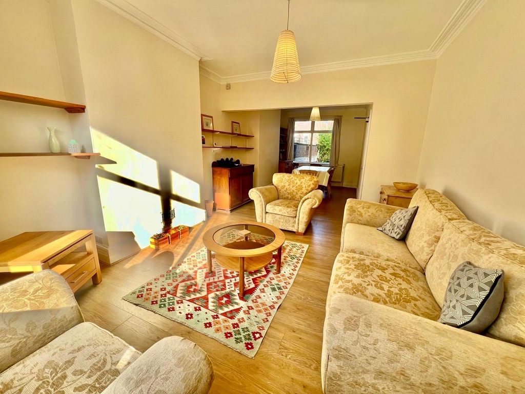 Property photo 3 of 16 Image