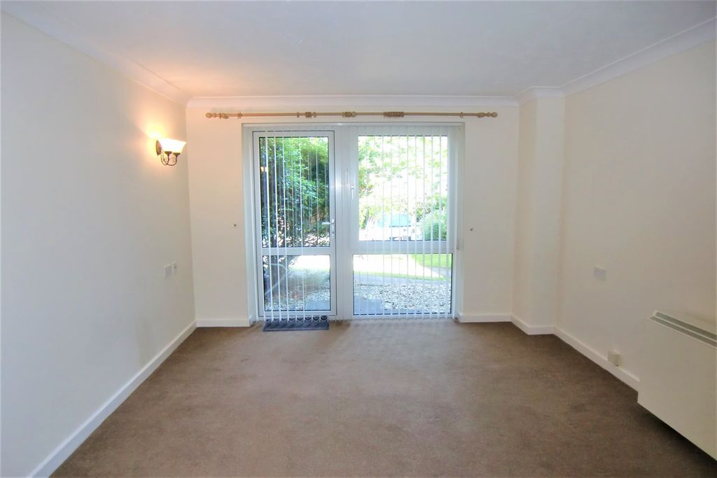 Property photo 2 of 11