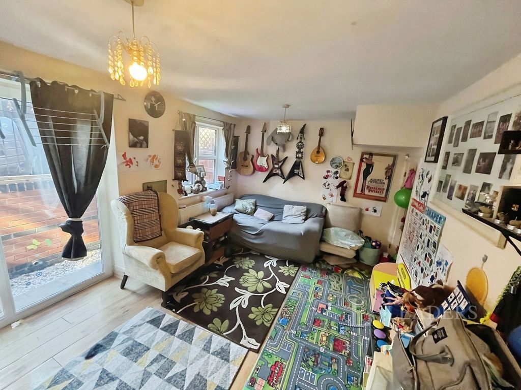 Property photo 2 of 9 Pbox-Img.Jpg