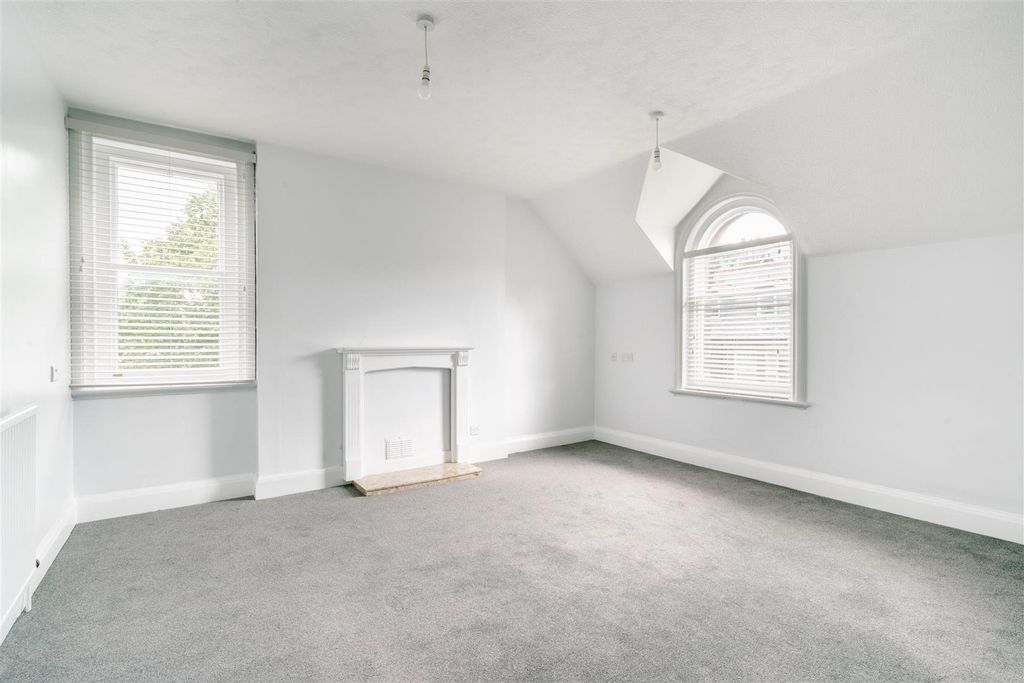 Property photo 2 of 14 Living Room.Jpg