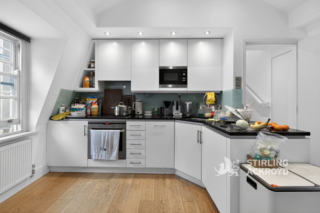 Property photo 2 of 17 Kitchen