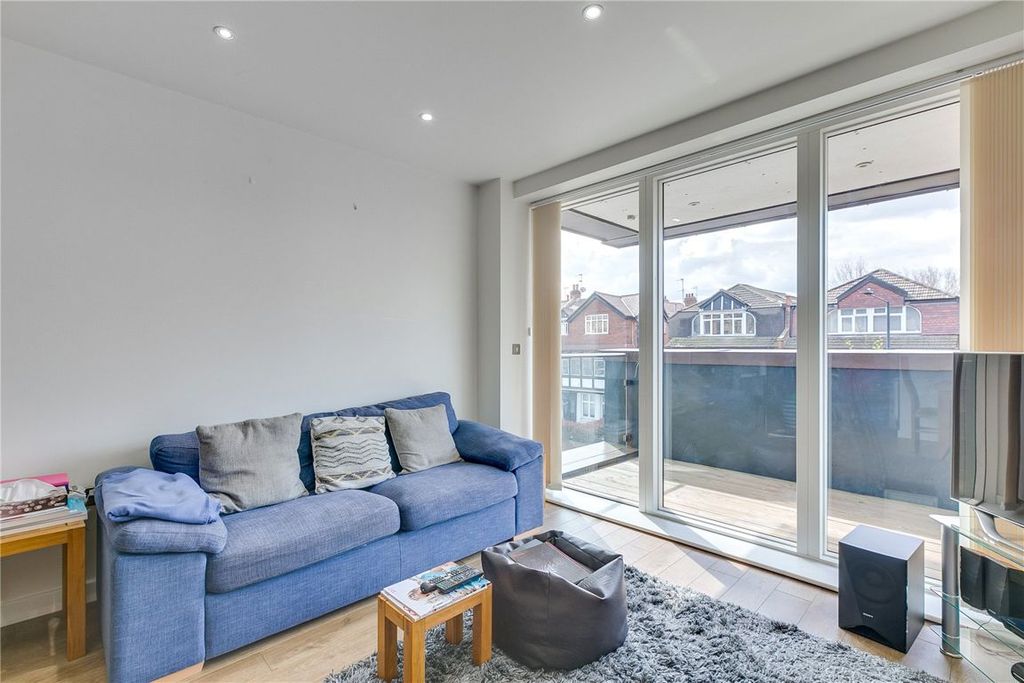 Property photo 3 of 6