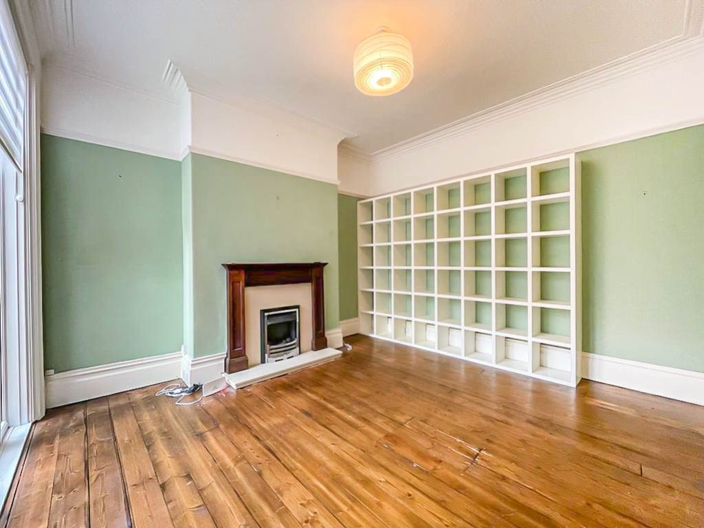 Property photo 2 of 18 6