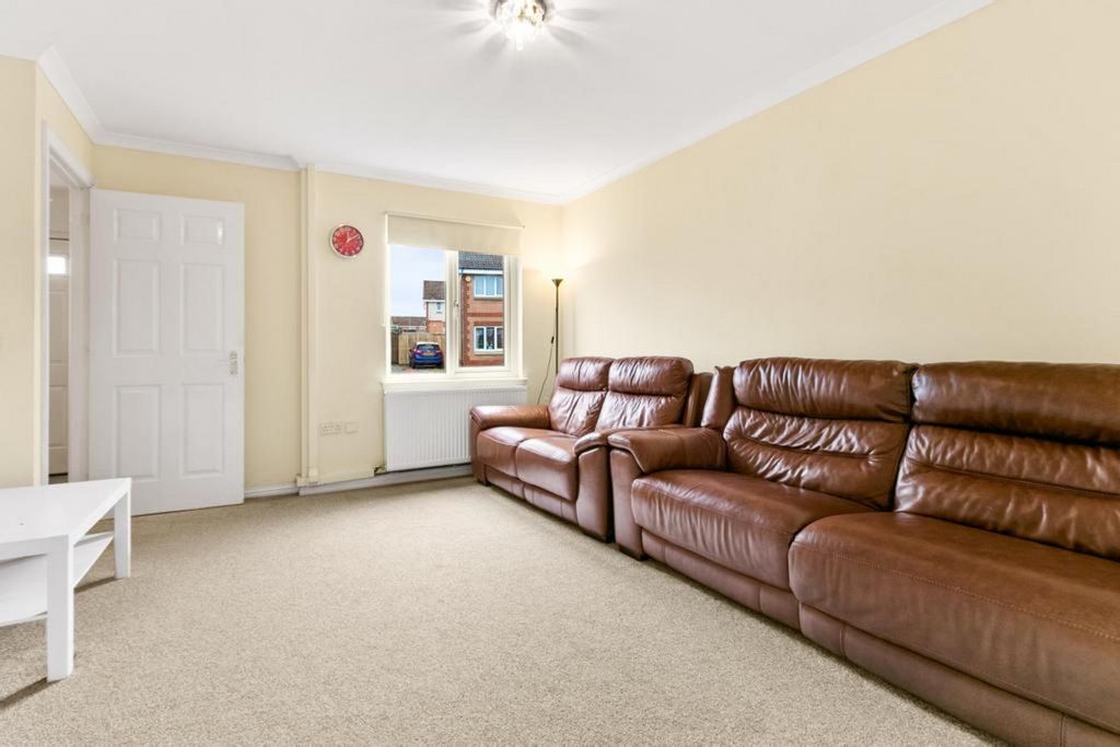 Property photo 2 of 27