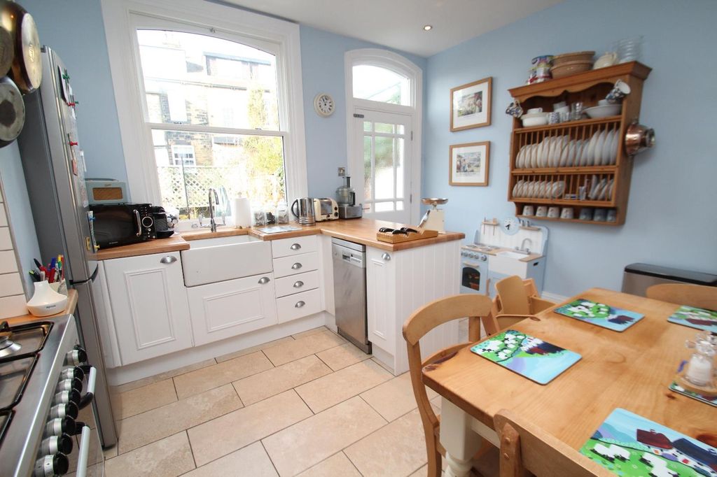 Property photo 2 of 11 0 General