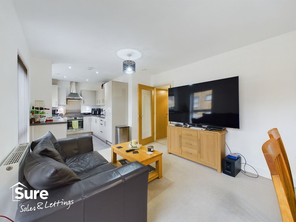 Property photo 2 of 19 4003573