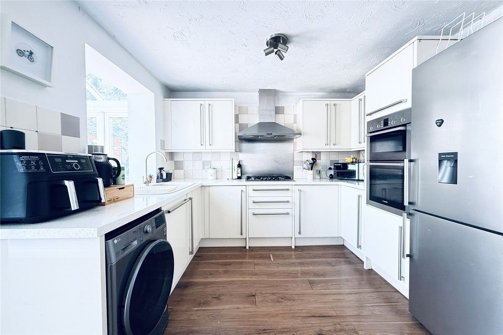 Property photo 2 of 24 Kitchen