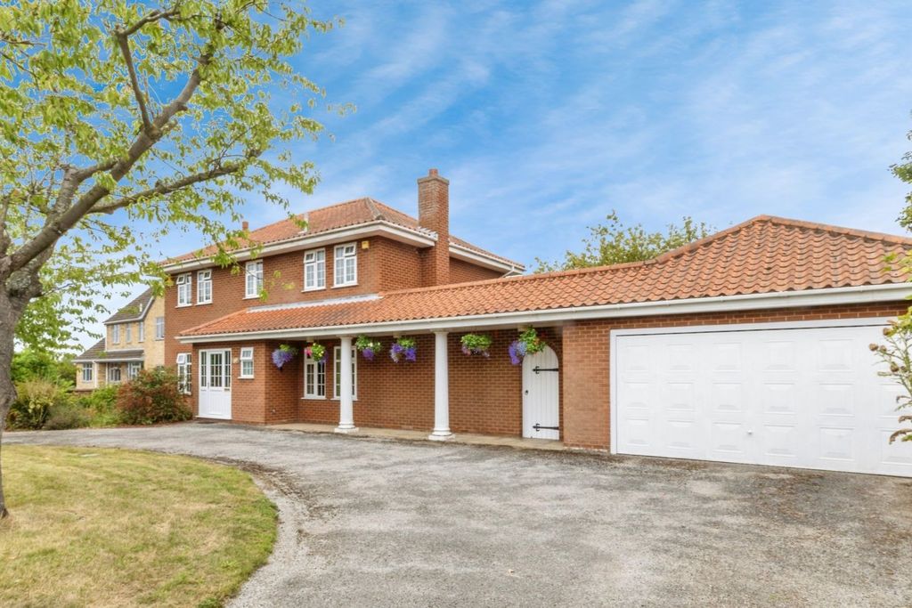 Property photo 1 of 24