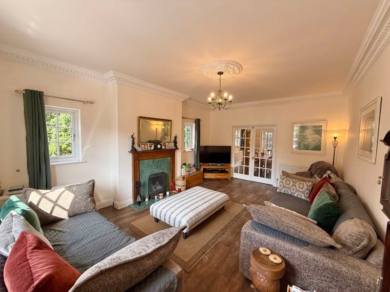 Property photo 1 of 19 Living Room