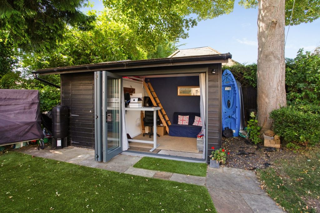 Property photo 2 of 11 Outbuilding