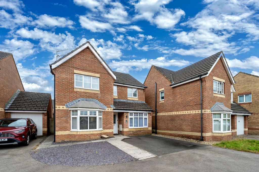 Property photo 1 of 45