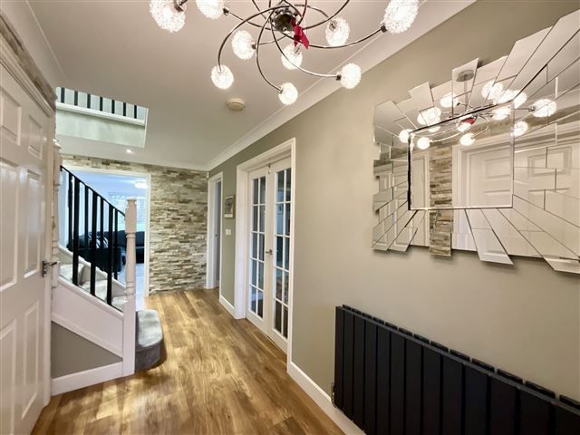 Property photo 2 of 21 Hallway