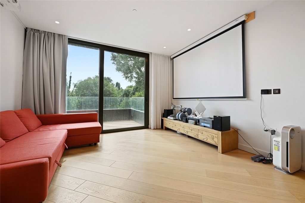 Property photo 2 of 8 Picture No. 06