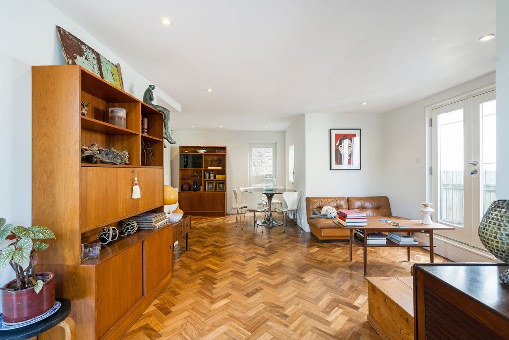 Property photo 2 of 25 Sitting Room/Dining Room