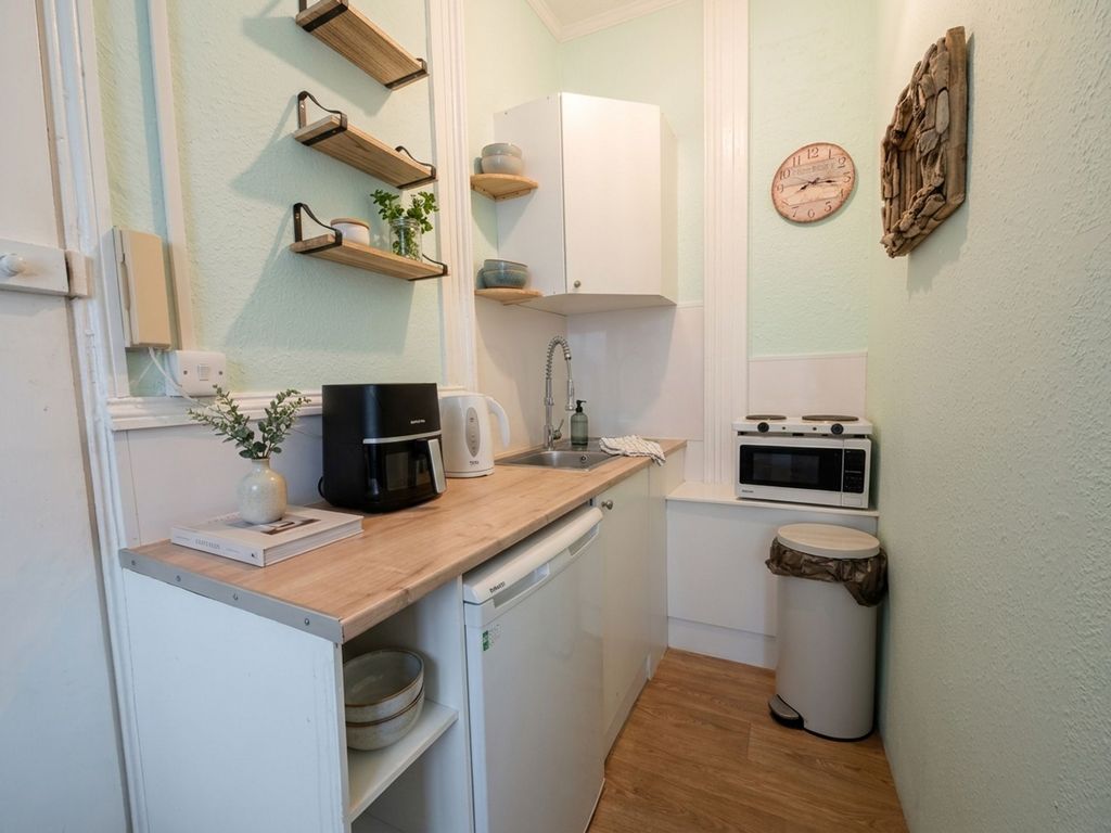Property photo 2 of 3