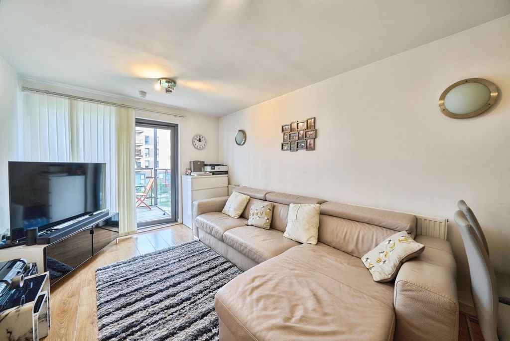 Property photo 2 of 17 Pbox-Img.Jpg