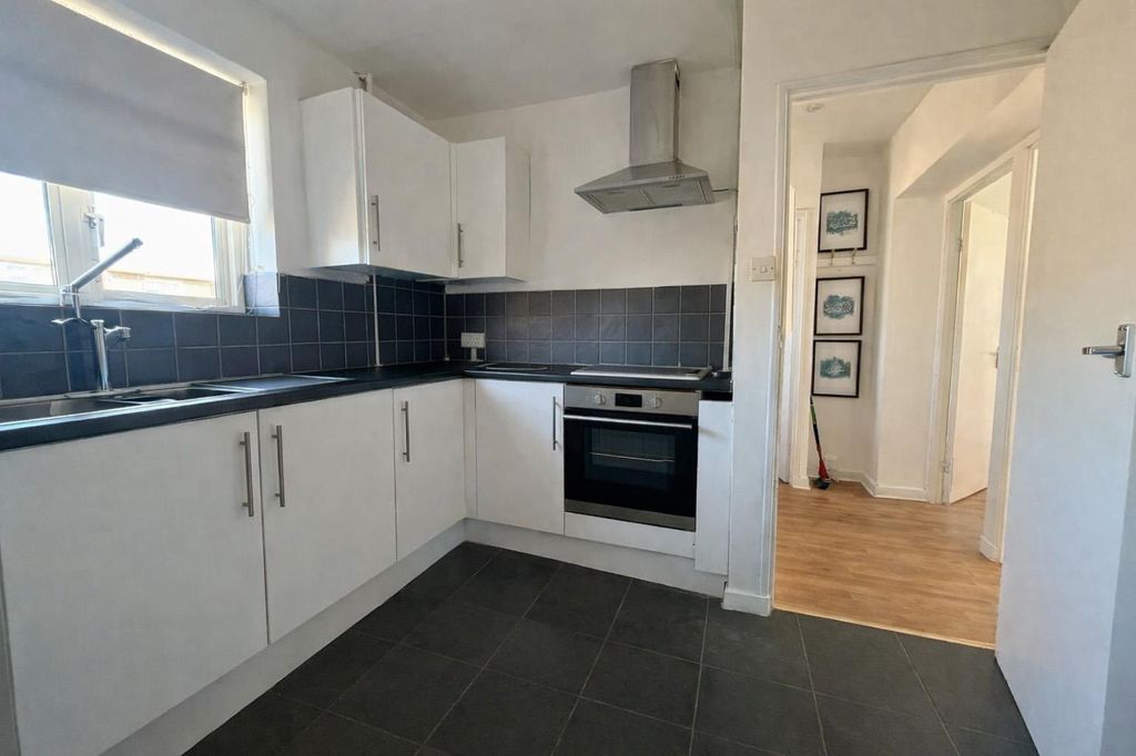 Property photo 2 of 6 Tlc_Bc7940A7-8E4F-4780-8420-Ea01516d917c_89Ff2Cb.J