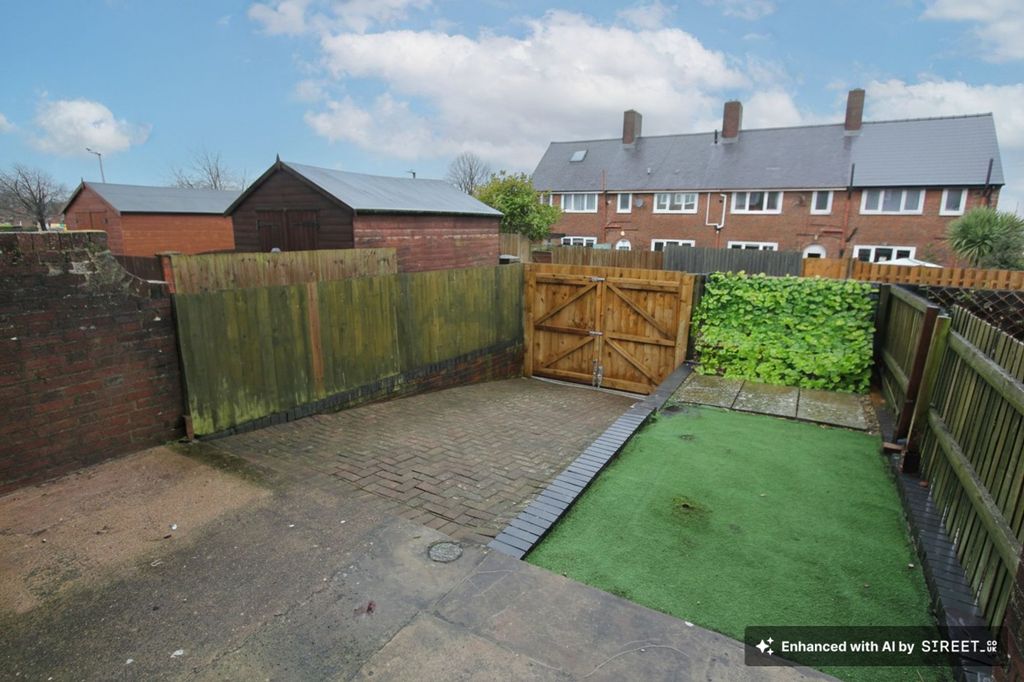 Property photo 2 of 9