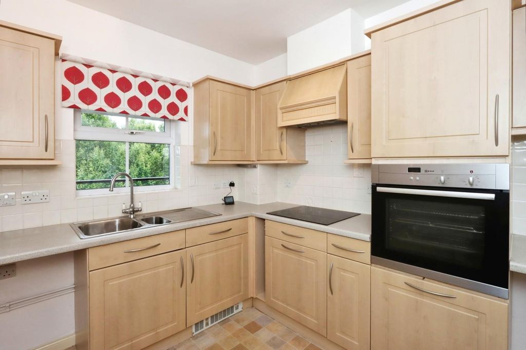Property photo 2 of 20 Kitchen 02.Jpg