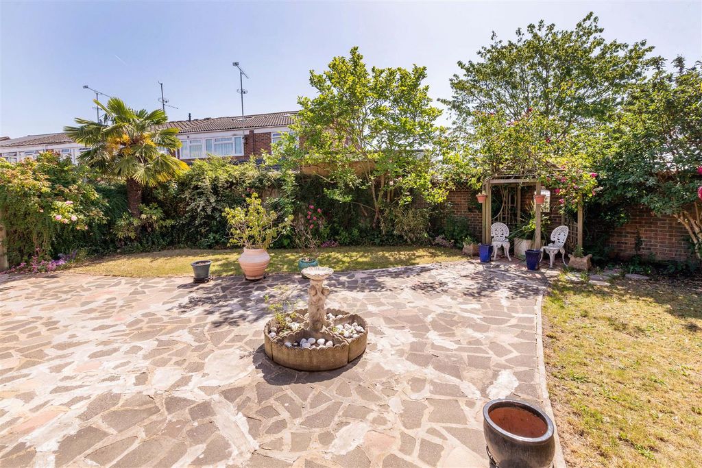 Property photo 1 of 15 28 Spackmans Way-1.Jpg