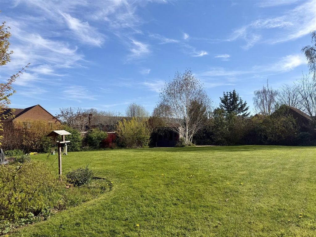 Property photo 2 of 31