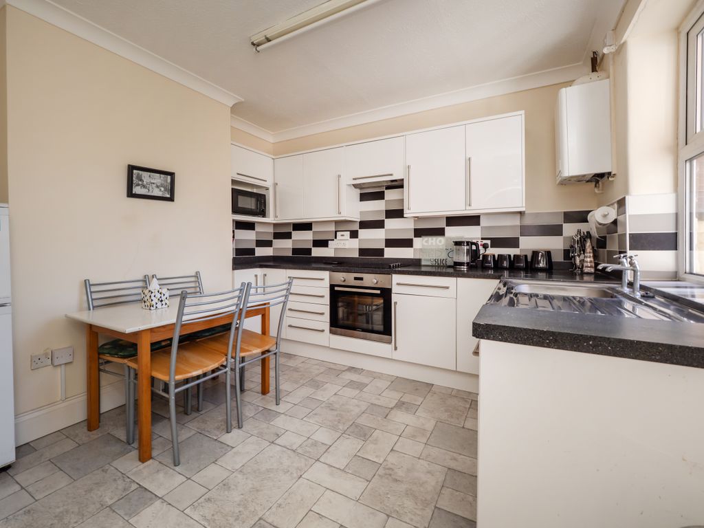 Property photo 3 of 11 91Queensroad-27