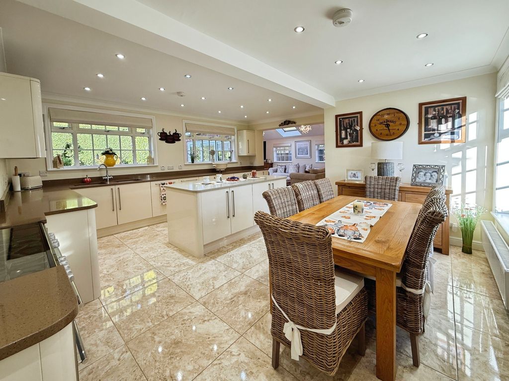 Property photo 1 of 34