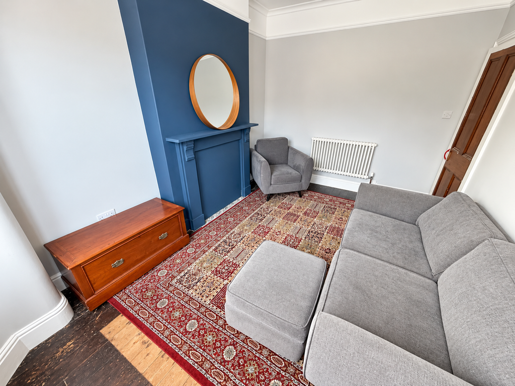 Property photo 2 of 13 Lounge