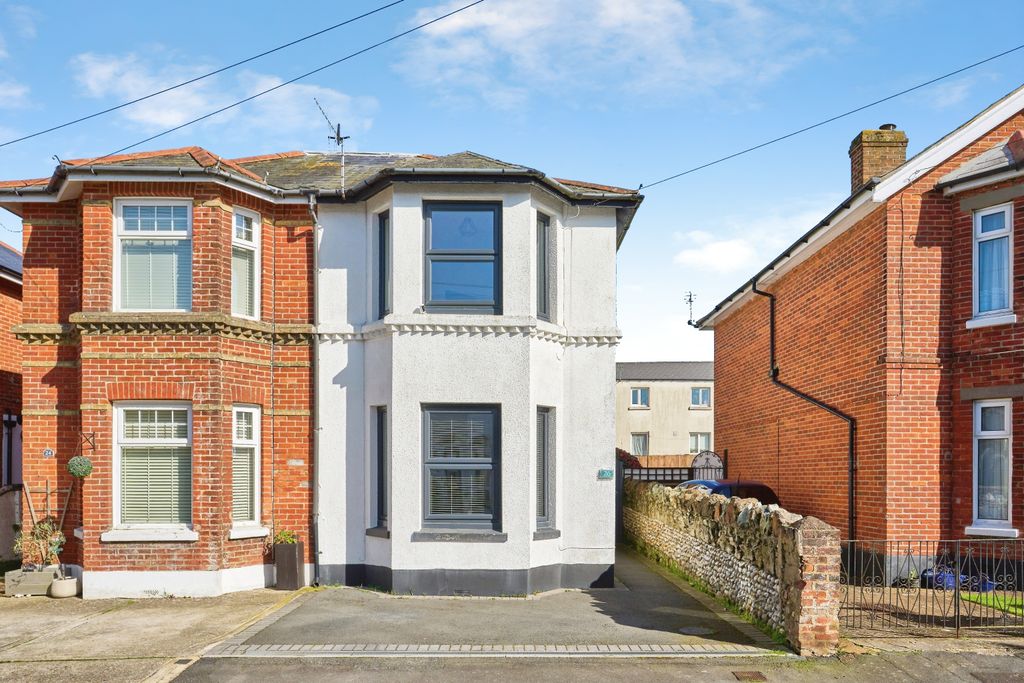 Property photo 1 of 12