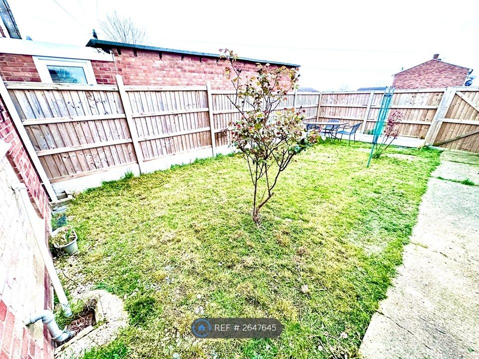 Property photo 2 of 35