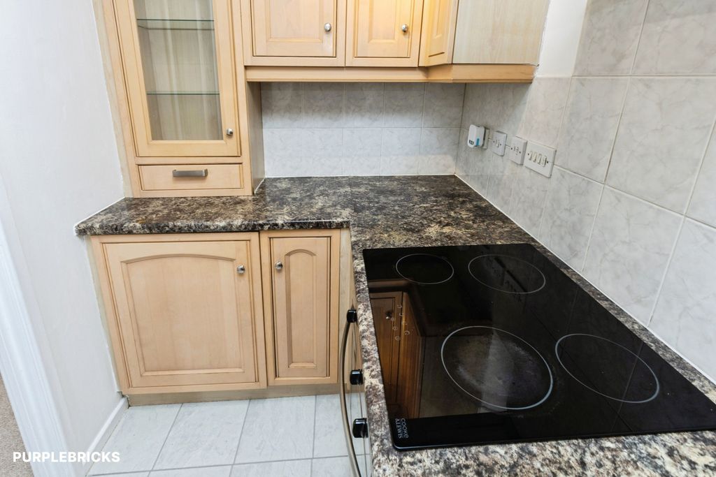 Property photo 3 of 13 Kitchen