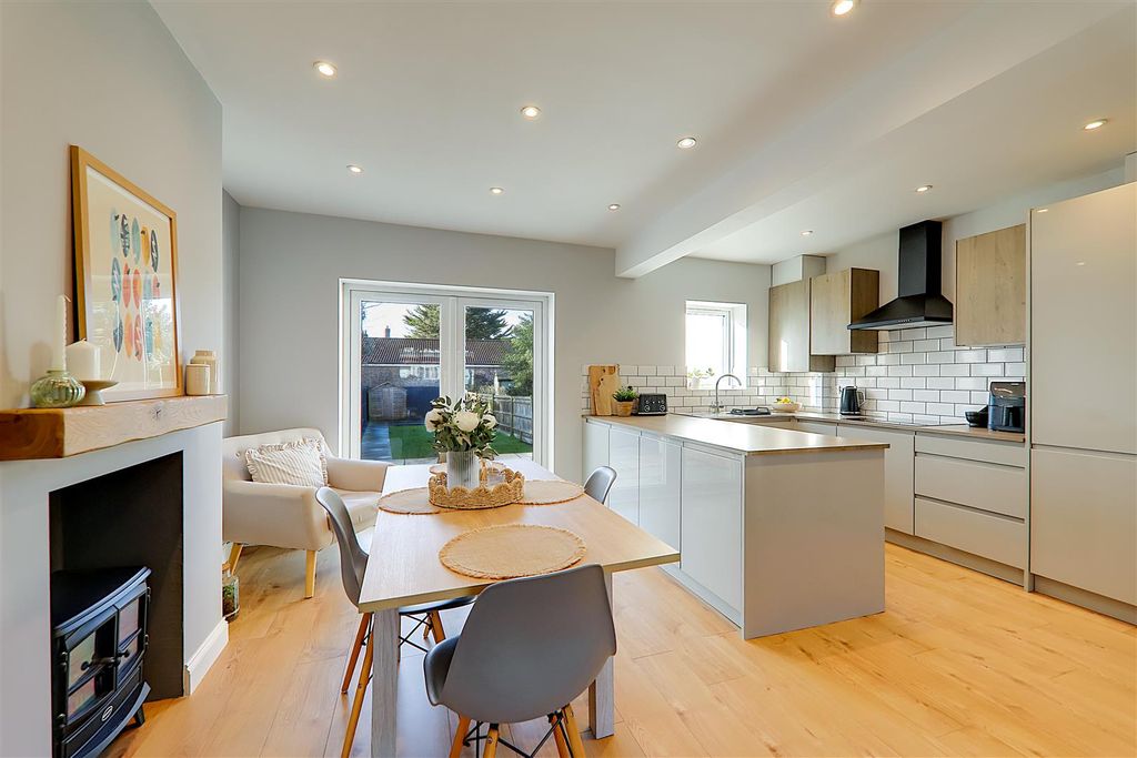 Property photo 2 of 19 Img_1919-Img_1921.Jpg