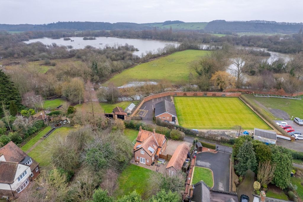 Property photo 1 of 18 Exterior