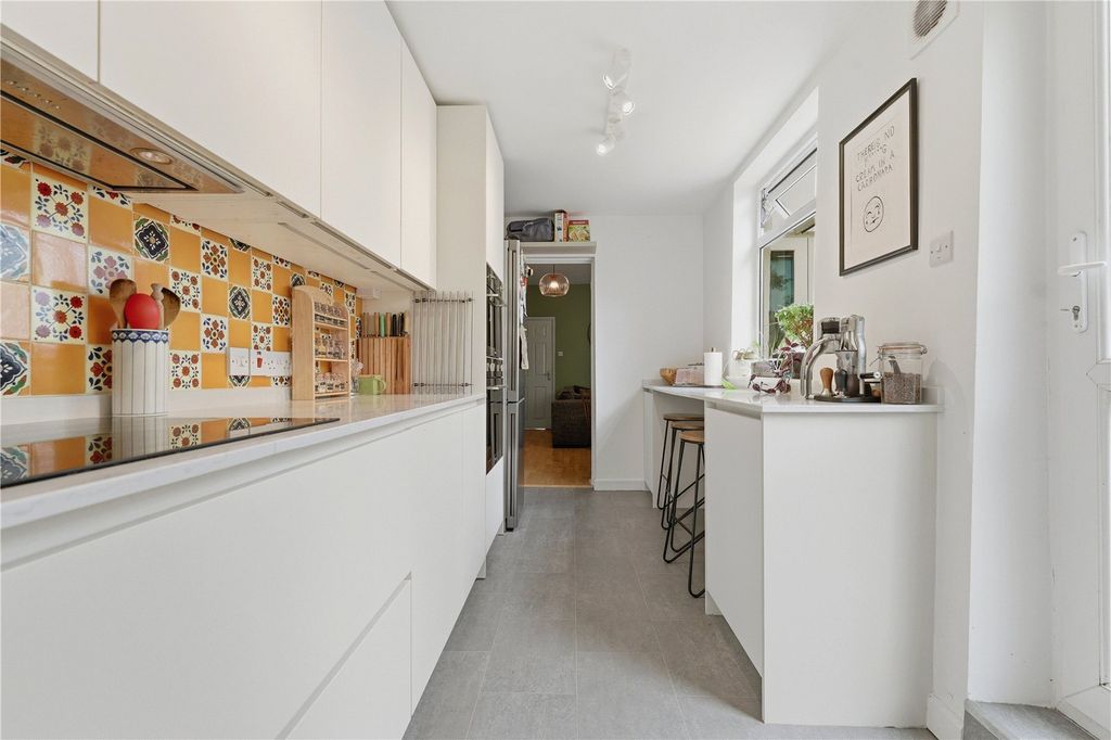 Property photo 2 of 31 Picture No. 09