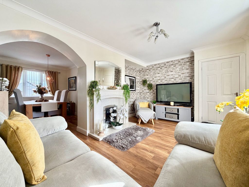 Property photo 3 of 27