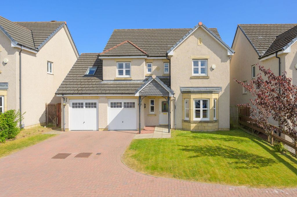 Property photo 2 of 39