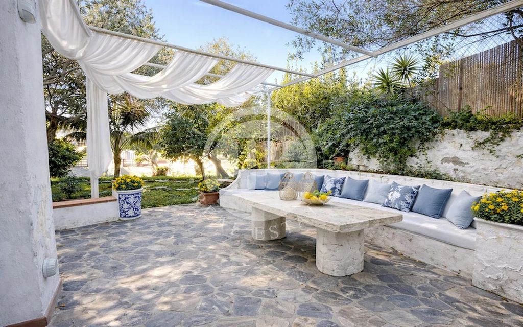 Property photo 2 of 3