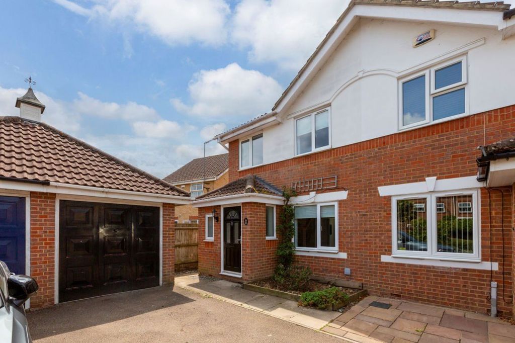 Property photo 1 of 11